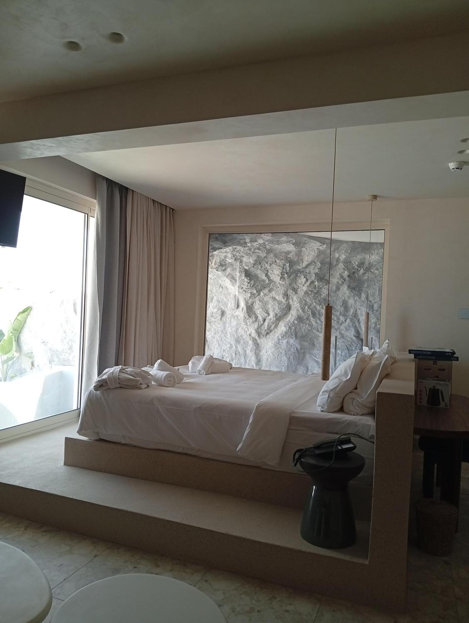 Uzenie All Suites Boutique Resort (Adults Only) Adelianos Kampos Exterior photo