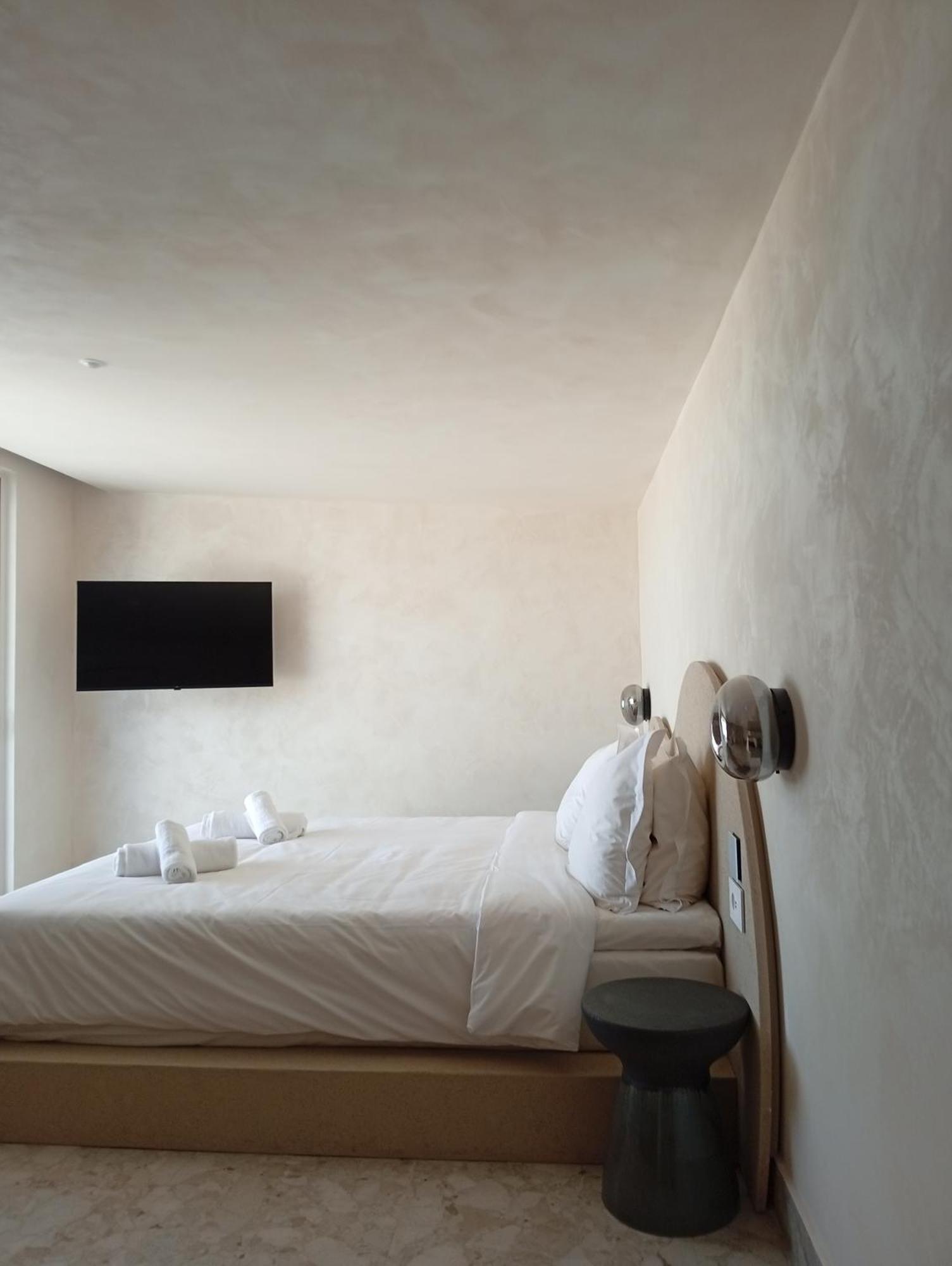 Uzenie All Suites Boutique Resort (Adults Only) Adelianos Kampos Exterior photo