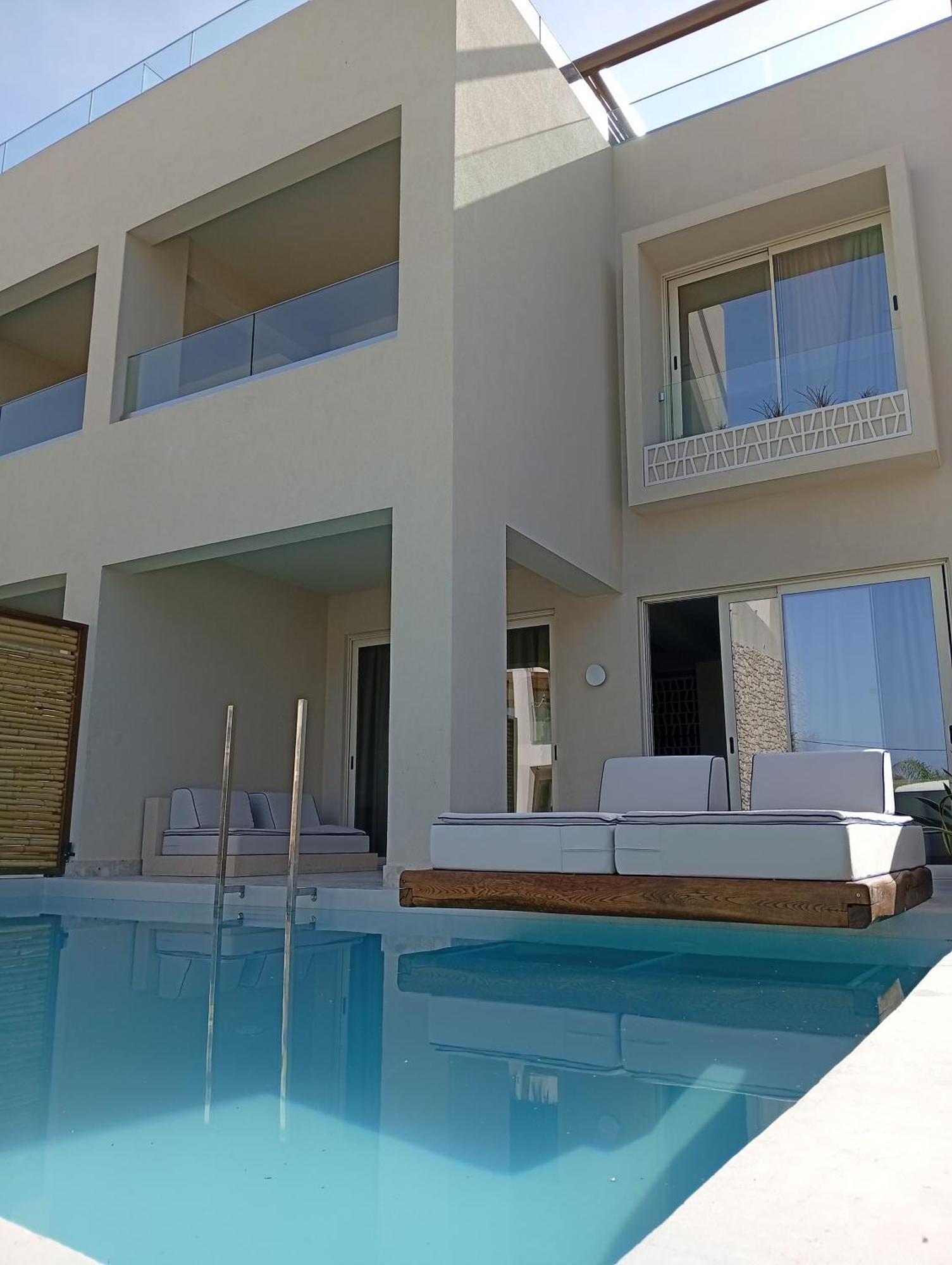 Uzenie All Suites Boutique Resort (Adults Only) Adelianos Kampos Exterior photo