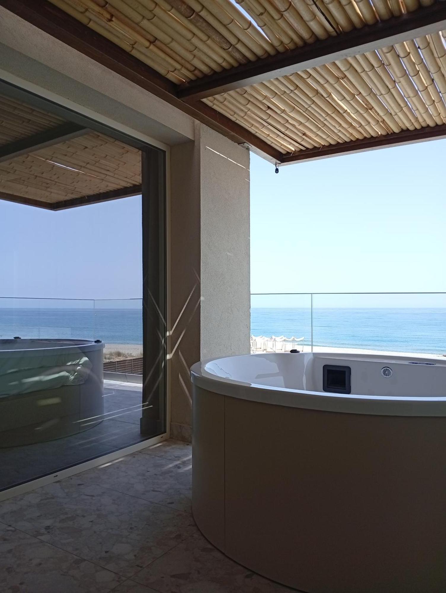 Uzenie All Suites Boutique Resort (Adults Only) Adelianos Kampos Exterior photo
