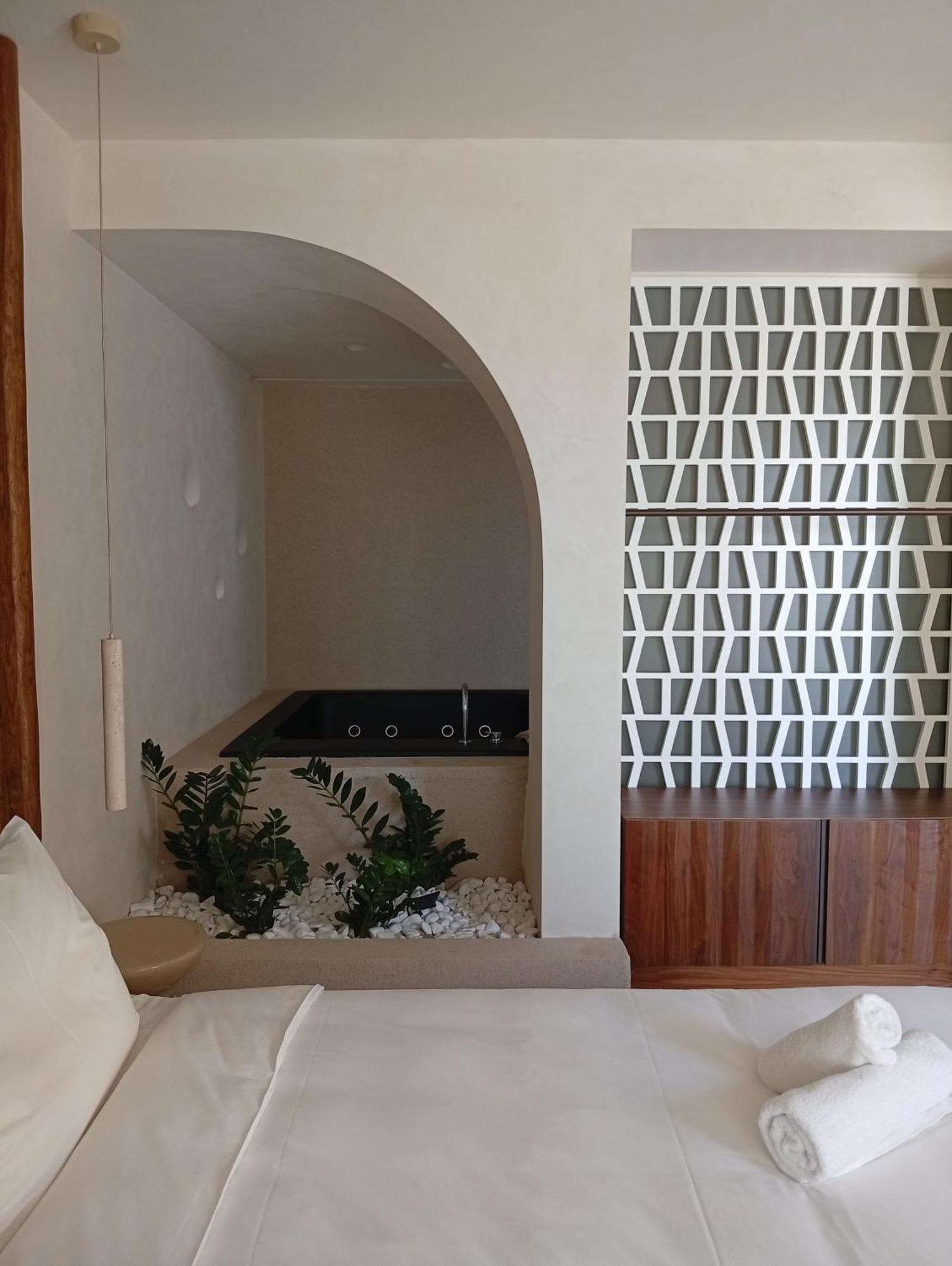Uzenie All Suites Boutique Resort (Adults Only) Adelianos Kampos Exterior photo